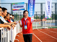 志愿者在赛场服务